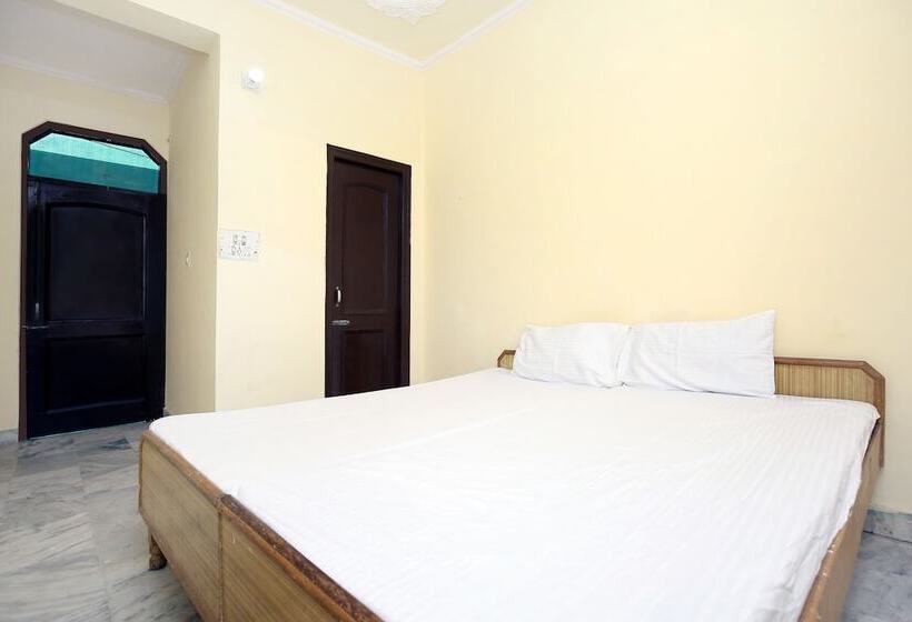 Spot On 43673 Hotel New Mehak Palace