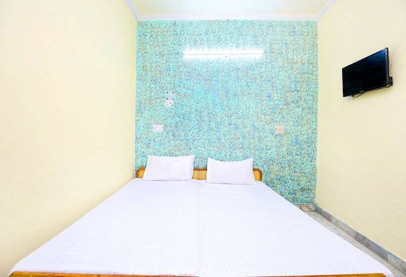 Spot On 43673 Hotel New Mehak Palace