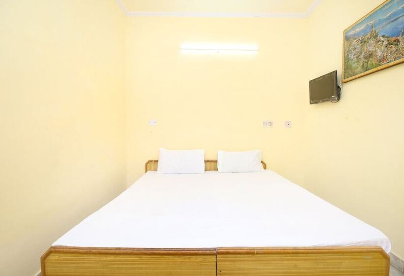 Spot On 43673 Hotel New Mehak Palace