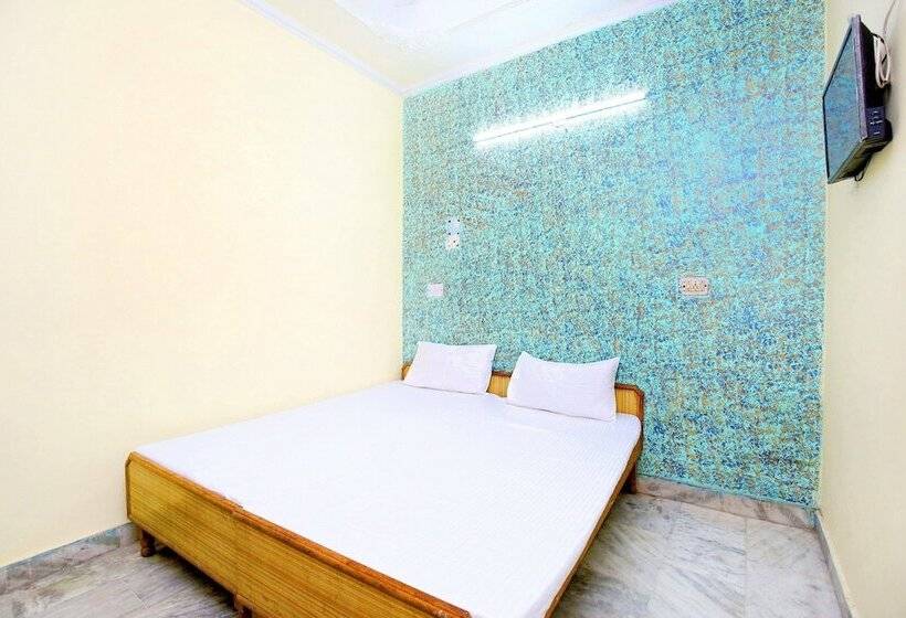 Spot On 43673 Hotel New Mehak Palace