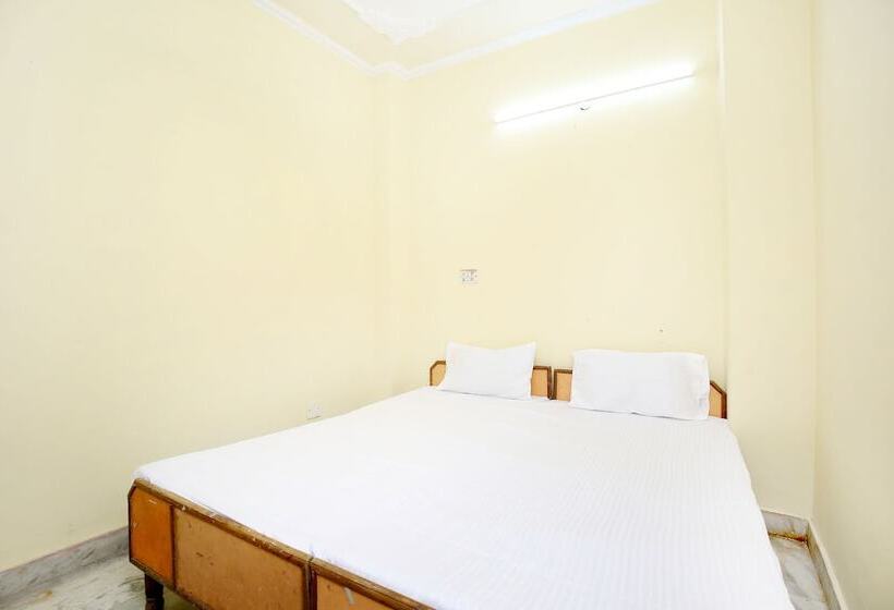 Spot On 43673 Hotel New Mehak Palace