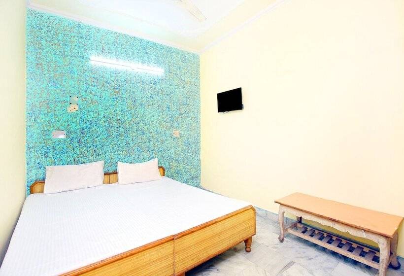 Spot On 43673 Hotel New Mehak Palace