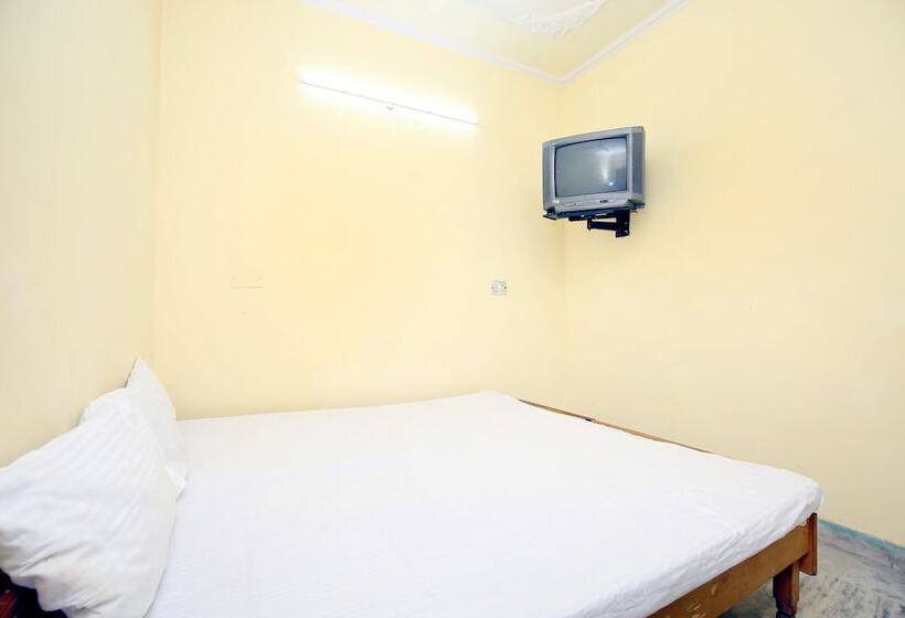 Spot On 43673 Hotel New Mehak Palace