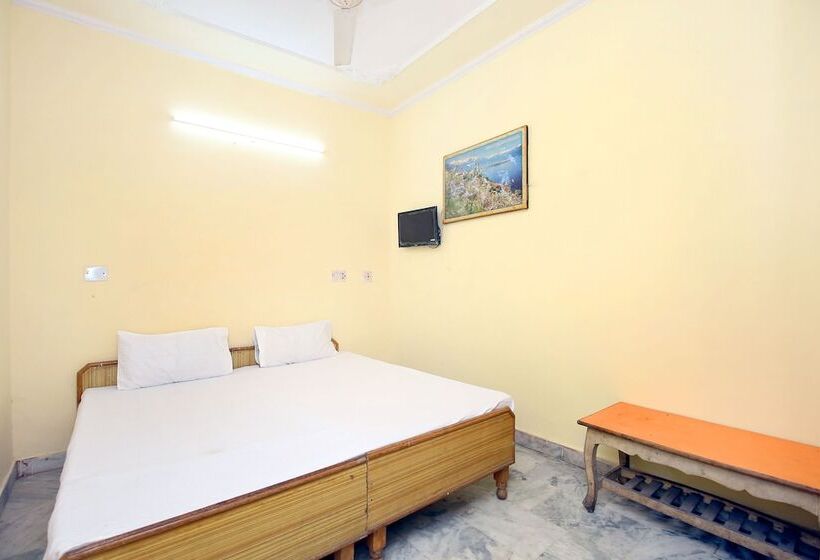 Spot On 43673 Hotel New Mehak Palace