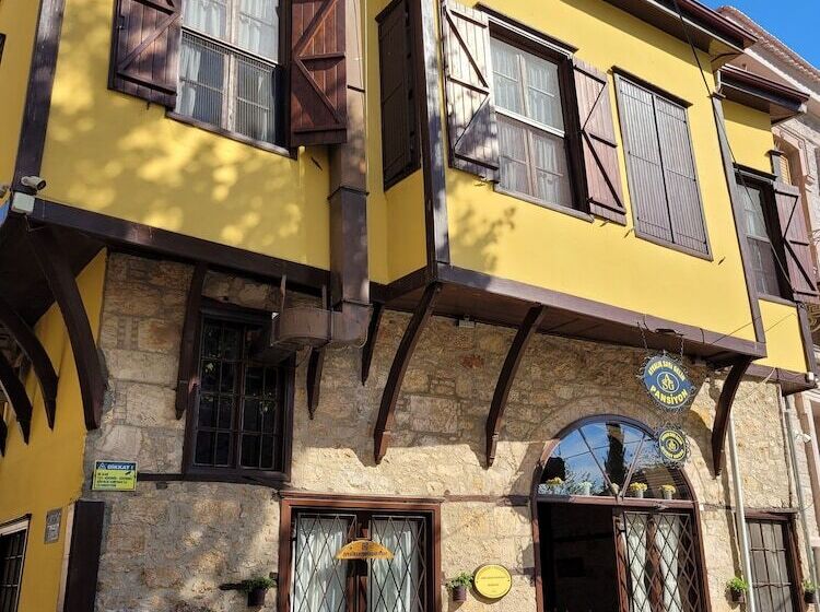 Ayvalik Sarigelin Pansiyon