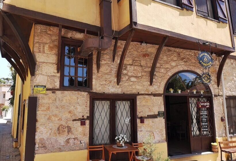 Ayvalik Sarigelin Pansiyon