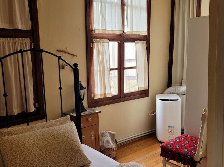 Ayvalik Sarigelin Pansiyon