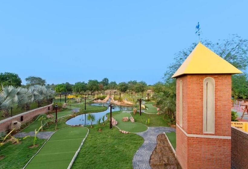 فندق Gulmohar Greens   Golf & Country Club