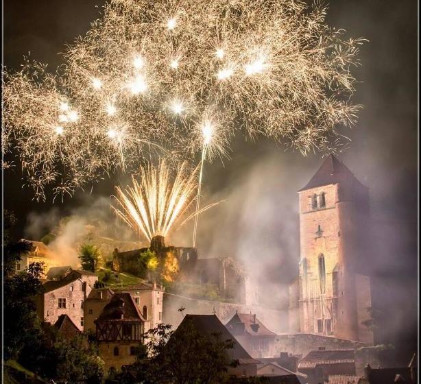 호텔 Hôtel Les Gabarres