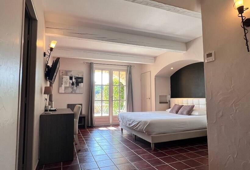 ホテル Hôtel Restaurant La Bergerie