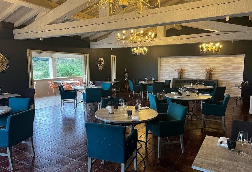 ホテル Hôtel Restaurant La Bergerie