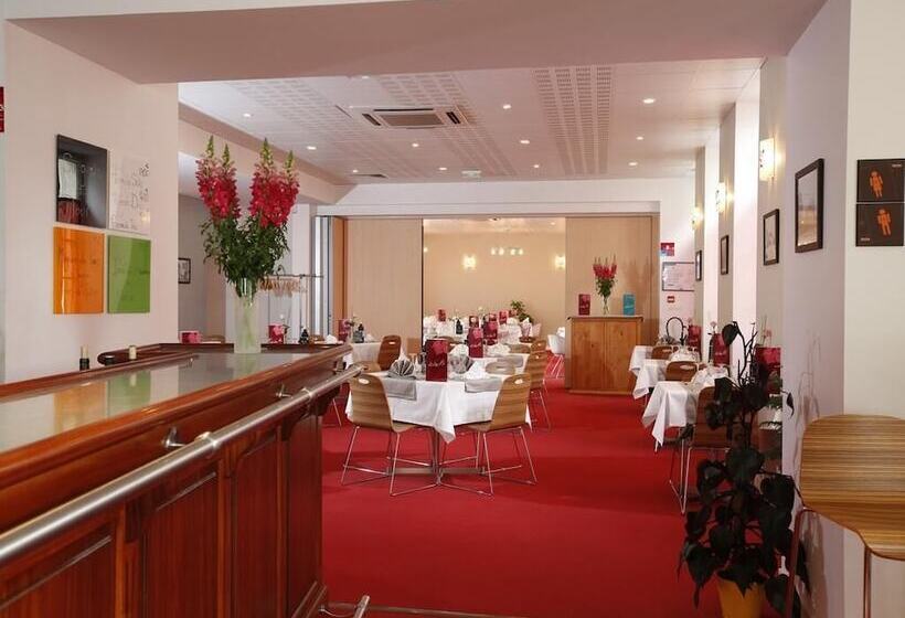 호텔 Hôtel Restaurant Le Lion D Or