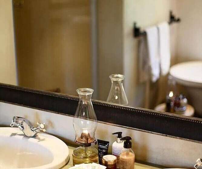 ホテル Ivory Wilderness River Rock Lodge