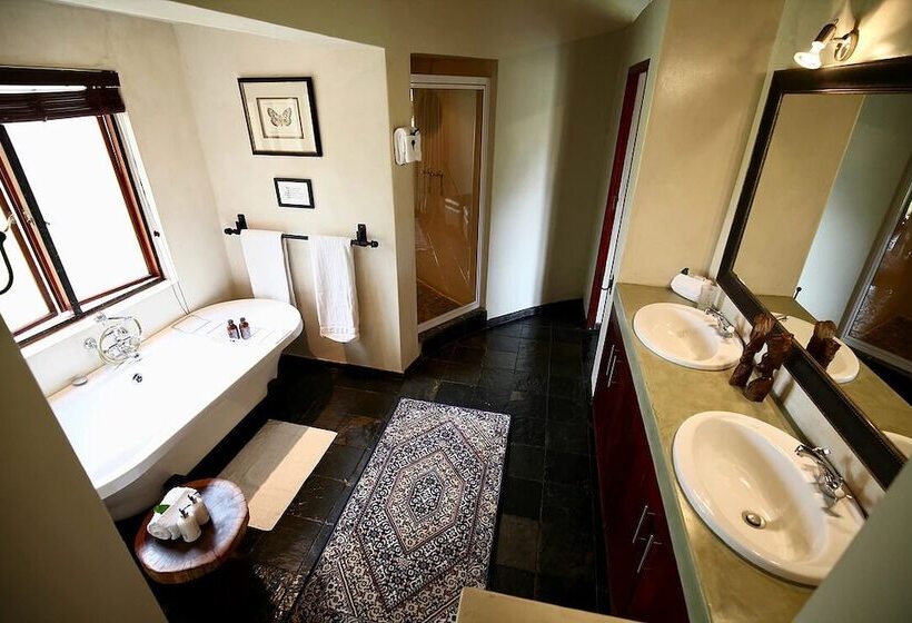 ホテル Ivory Wilderness River Rock Lodge