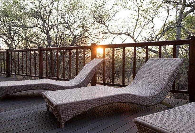 בית מלון כפרי Izapa Bush And Game Lodge