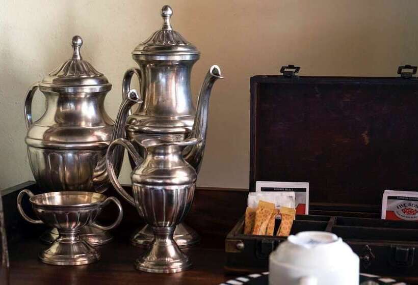 فندق Izapa Bush And Game Lodge
