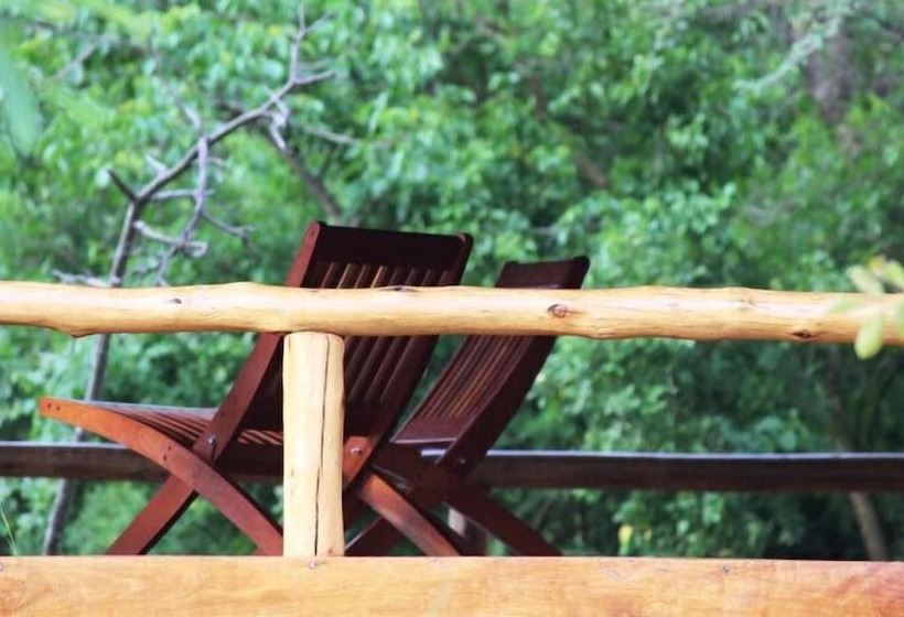 هتل Kabalega Wilderness Lodge