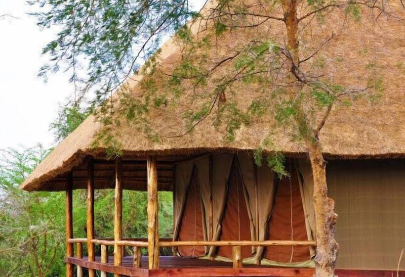 هتل Kabalega Wilderness Lodge