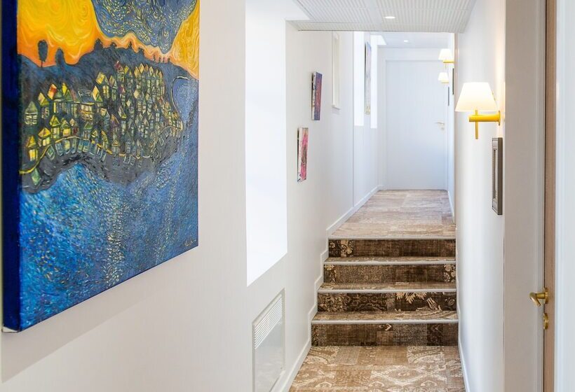 호텔 Logis Hôtel Le Tilia