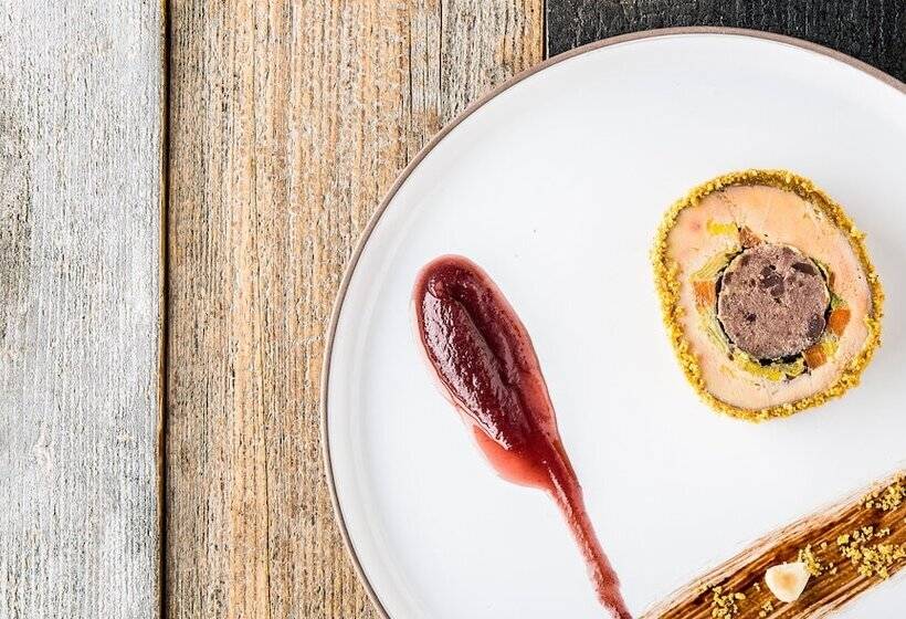 호텔 Logis Hôtel Le Tilia