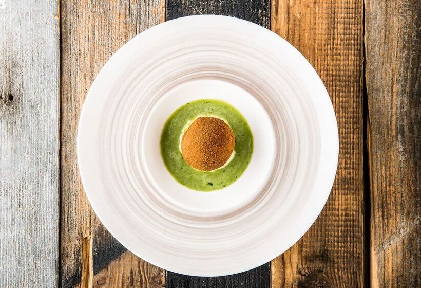 호텔 Logis Hôtel Le Tilia