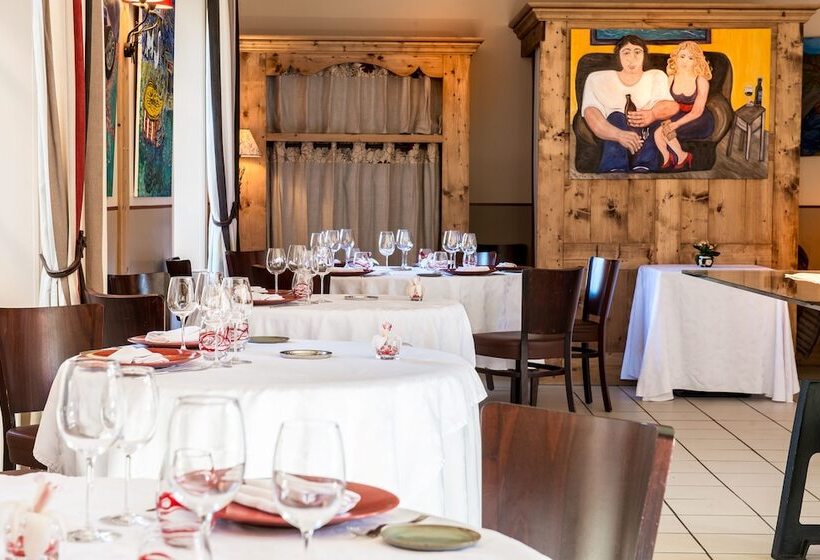 호텔 Logis Hôtel Le Tilia