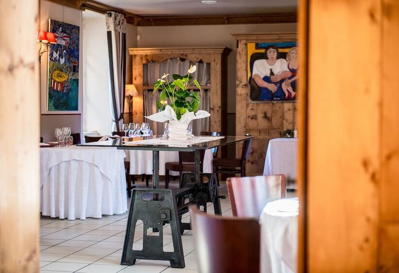 호텔 Logis Hôtel Le Tilia