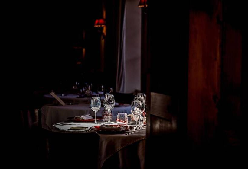 호텔 Logis Hôtel Le Tilia