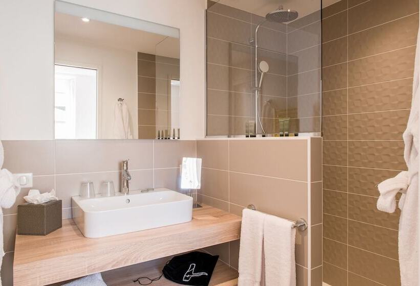 호텔 Logis Hôtel Le Tilia