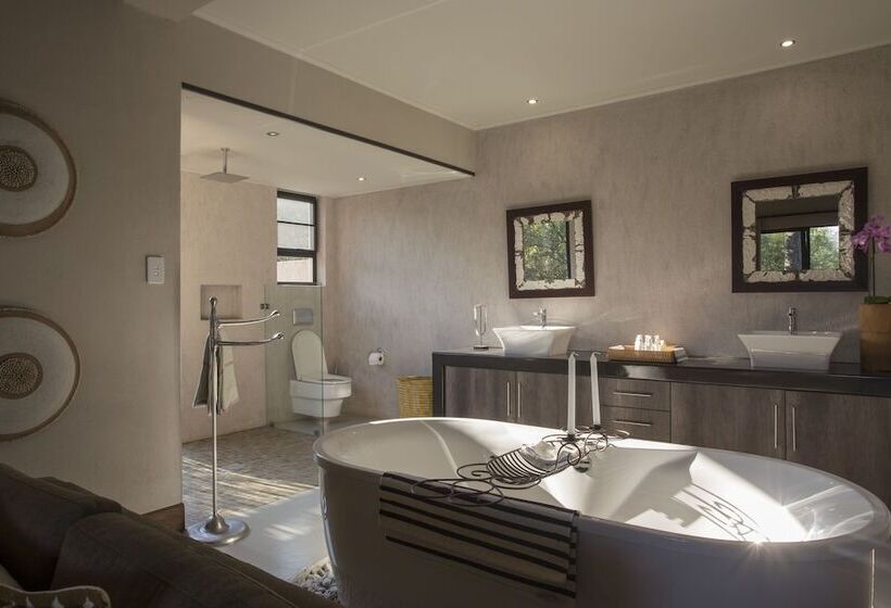 בית מלון כפרי Moya Safari Lodge & Villa