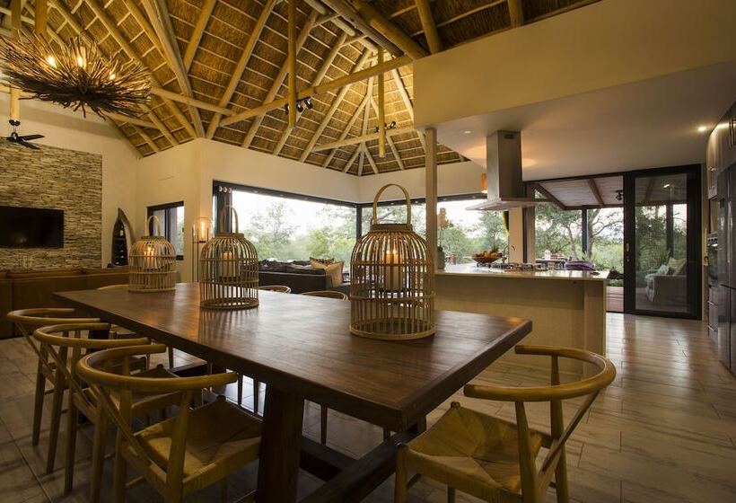 בית מלון כפרי Moya Safari Lodge & Villa