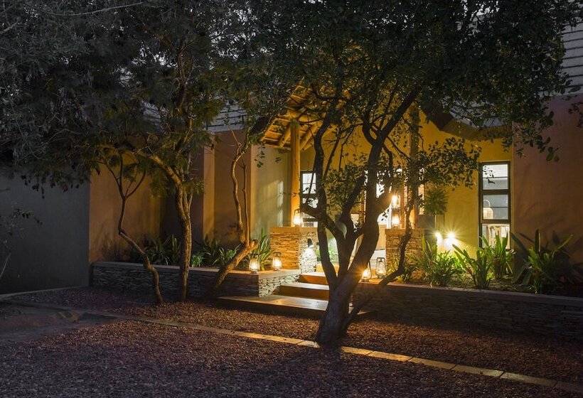 فندق Moya Safari Lodge & Villa