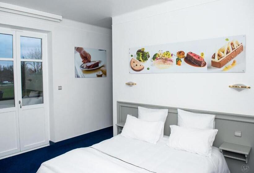 ホテル Restaurant Au Gourmet