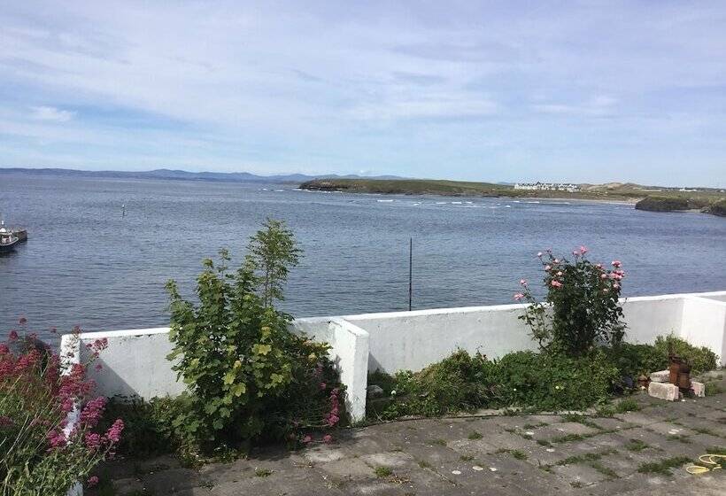 فندق The Boathouse Lodge