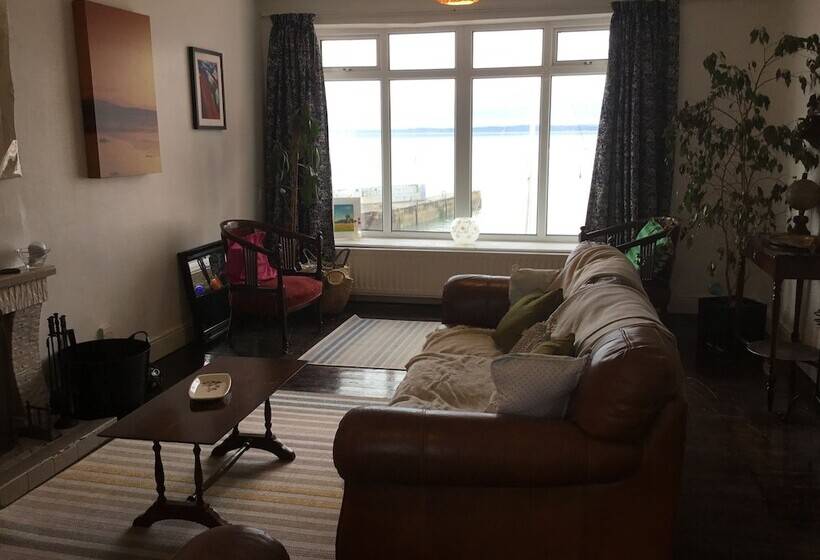 فندق The Boathouse Lodge