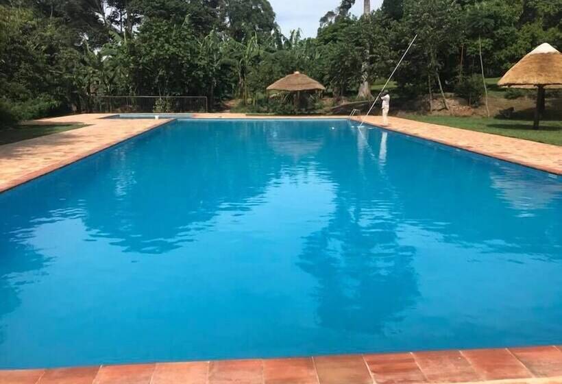 هتل The Pines At Katosi