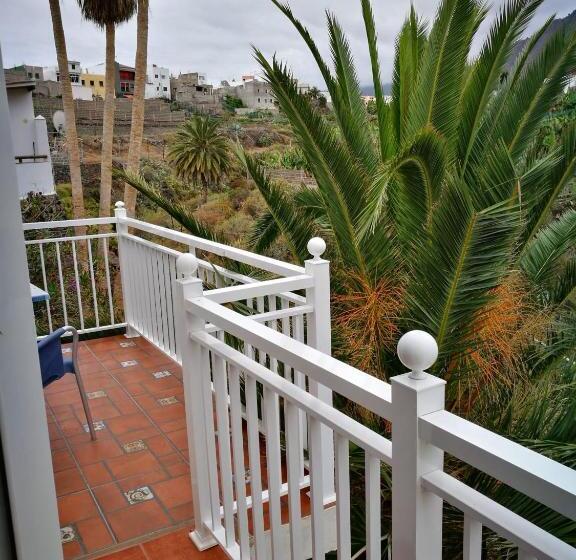 Charming House In Buenavista Del Norte With Shared Pool