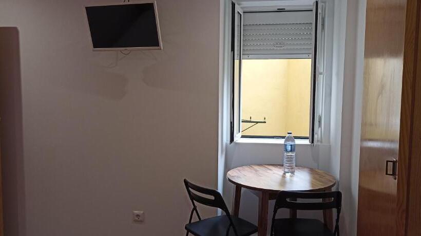 پانسیون Martim Moniz 28 Guest House