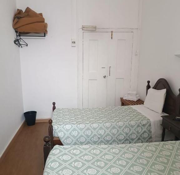 پانسیون Pensao Residencial Estrela Do Mondego