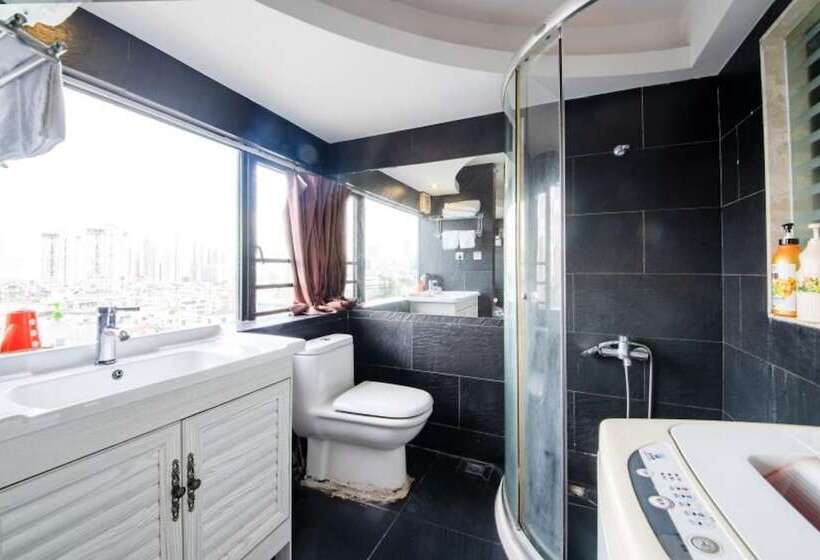 Shenzhen To World Holiday Apartment