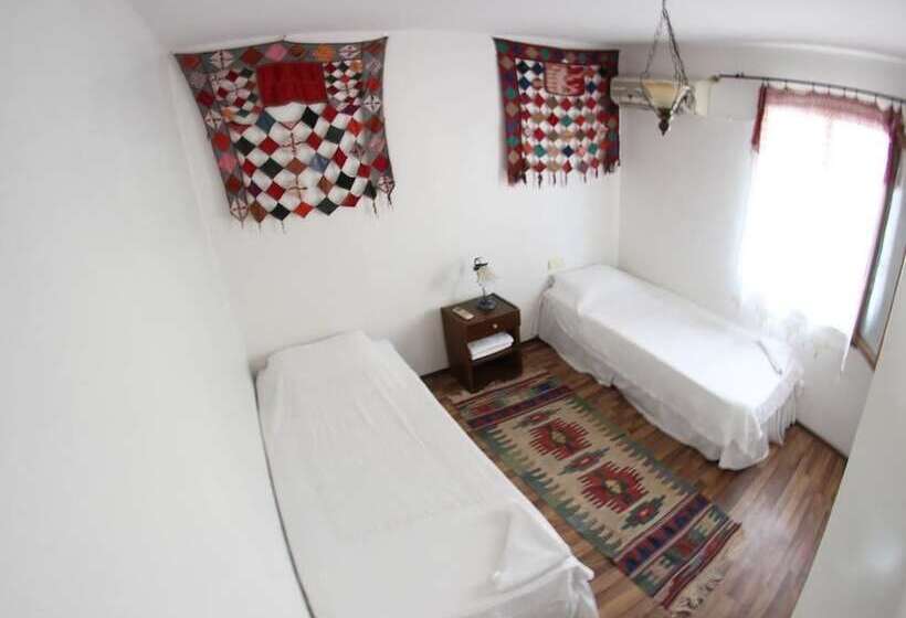 Tuncay Pension