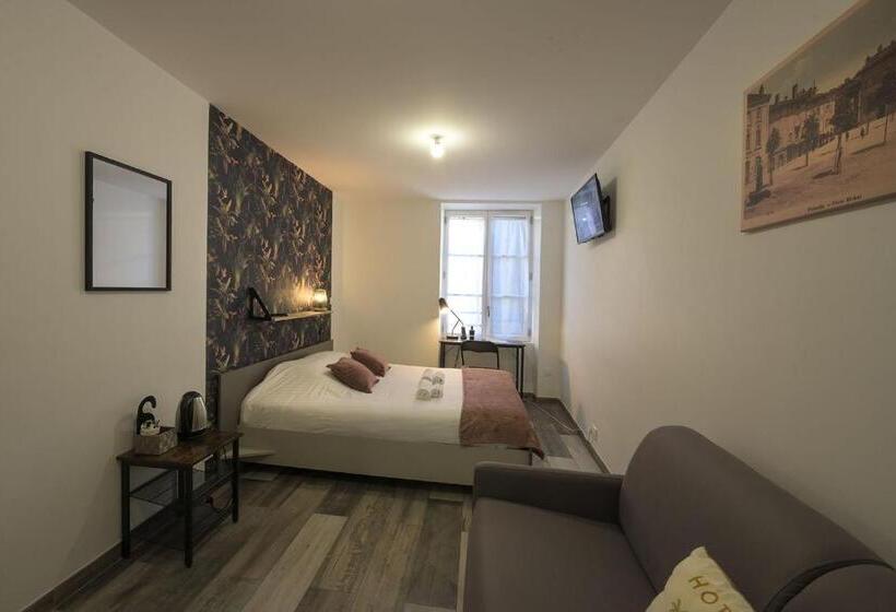 בית מלון כפרי De La Croisee