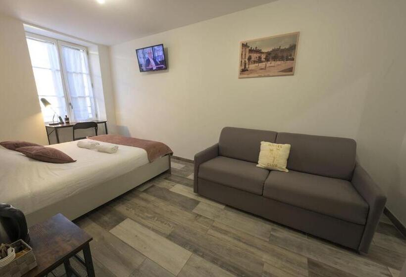 בית מלון כפרי De La Croisee