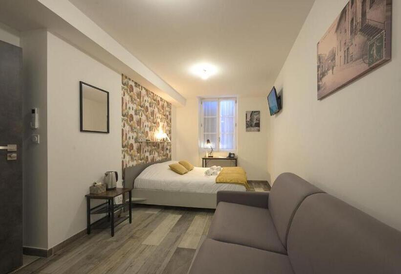 בית מלון כפרי De La Croisee