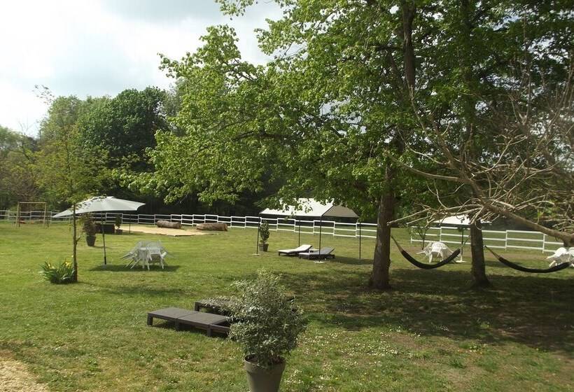 بنسيون Le Domaine De Jaugy