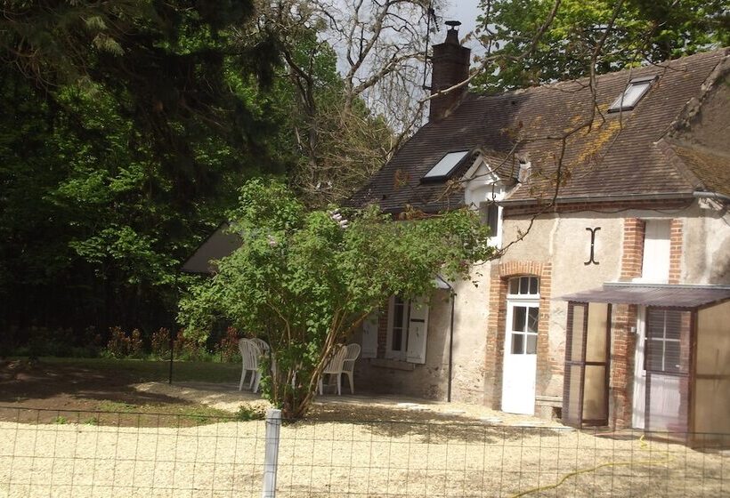 بنسيون Le Domaine De Jaugy