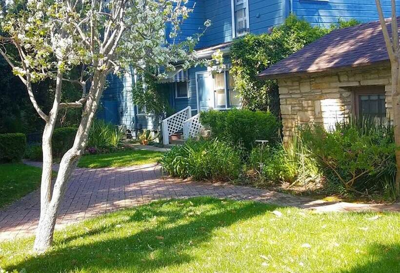 Bed and Breakfast Kaleidoscope Inn & Gardens