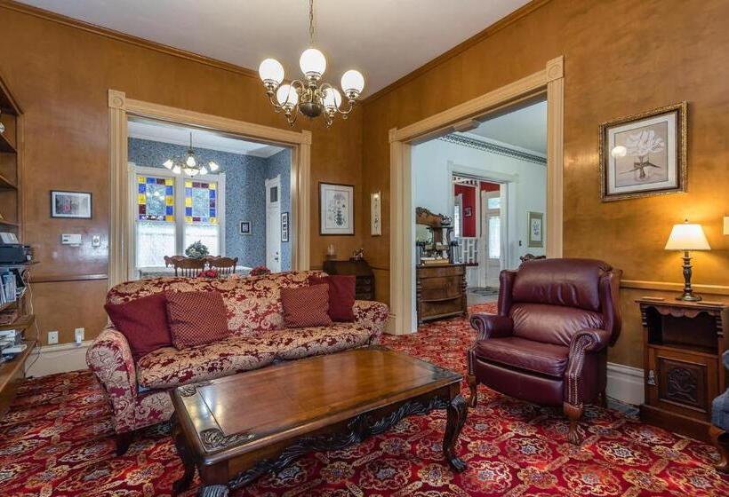 Bed and Breakfast Kaleidoscope Inn & Gardens