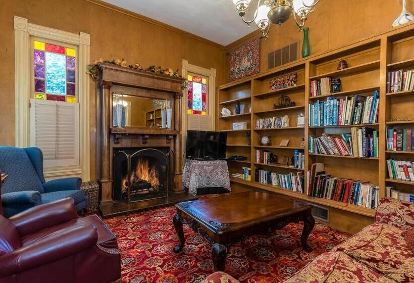 Bed and Breakfast Kaleidoscope Inn & Gardens