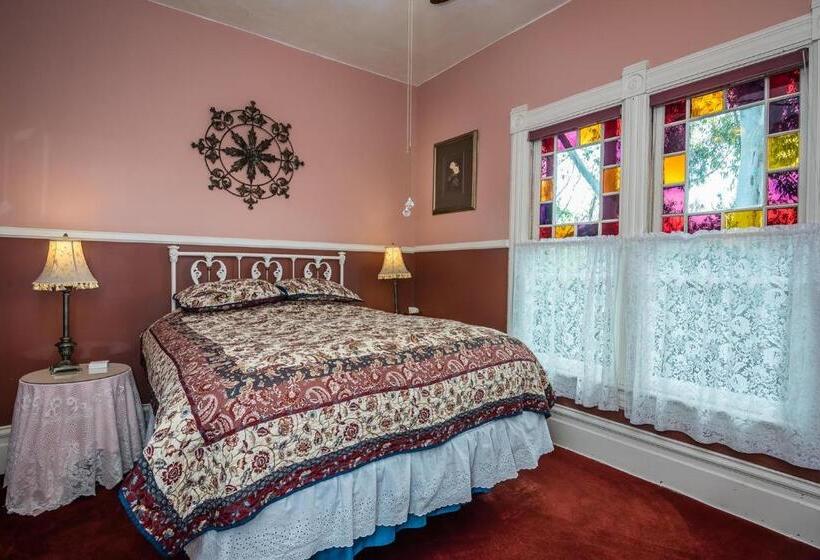 Bed and Breakfast Kaleidoscope Inn & Gardens